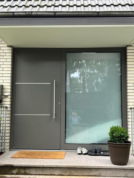 Aluminiumhaustür mit Seitenteil